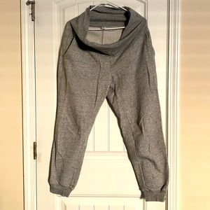 Of navy maternity sweat pants size M